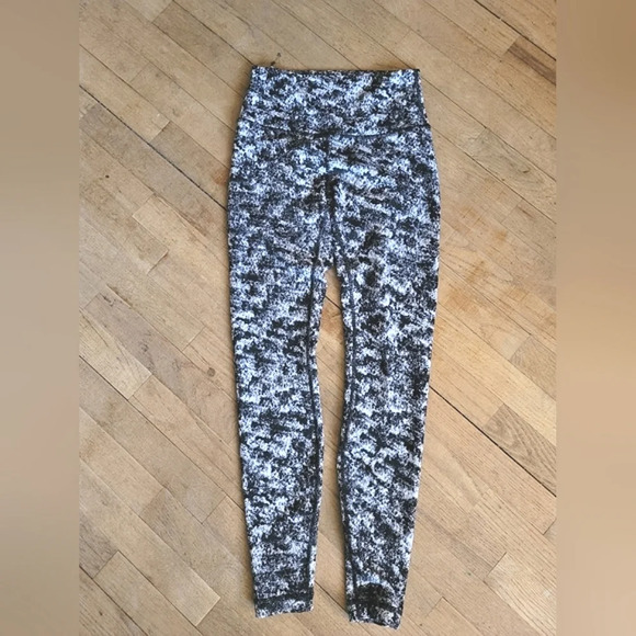 Lululemon Wunder Under High-RiseTight 28" *Luxtreme -Misted Jacquard Black White - Picture 2 of 10